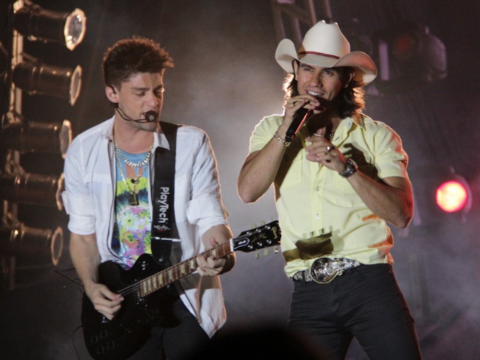 MUNHOZ E MARIANO